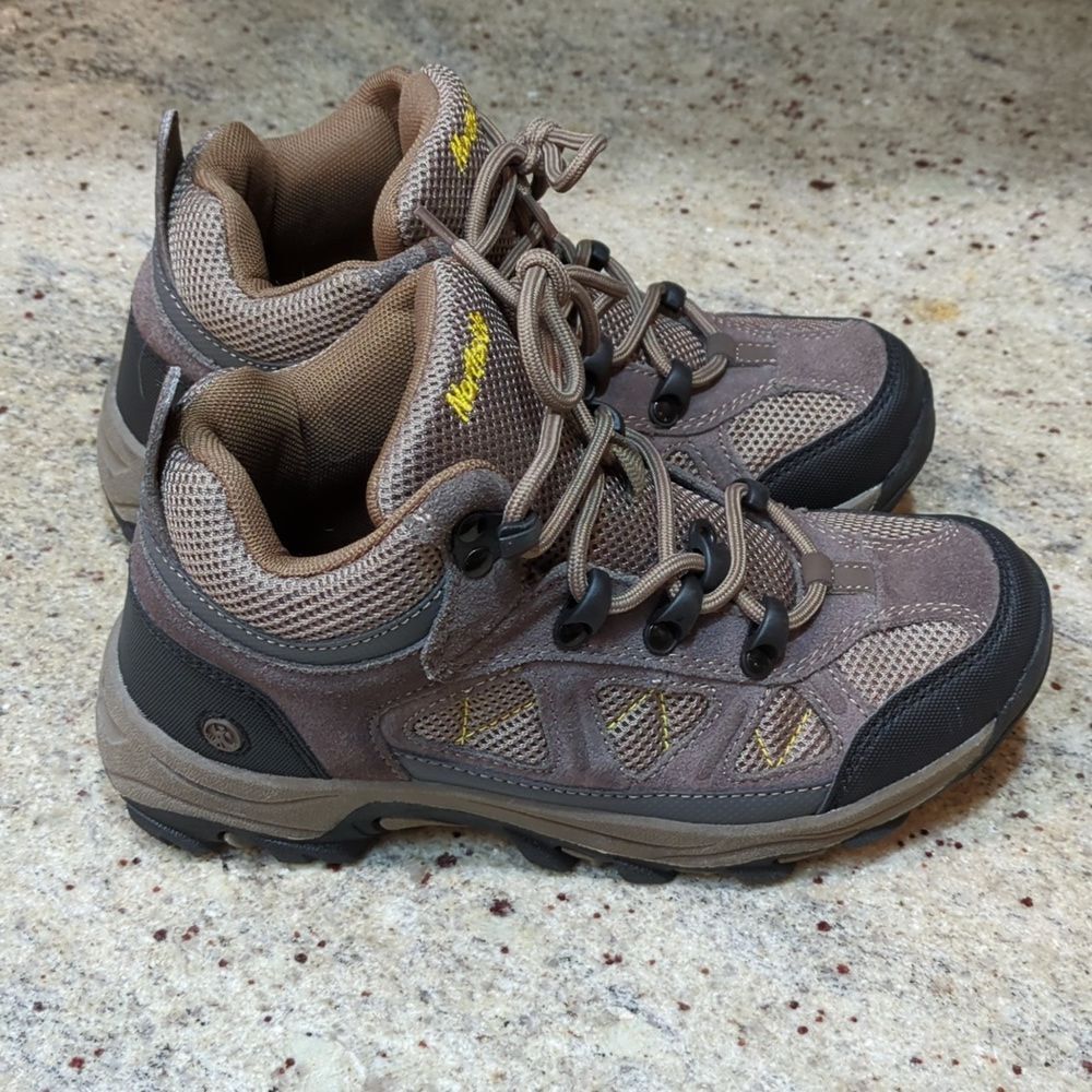 Northside Hiking Shoe- Youth Size 4 - Picture 4 of 7